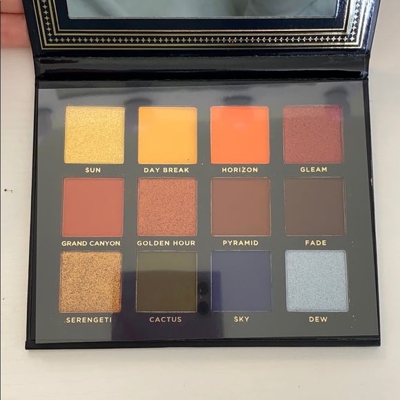 Ace Beaute eyeshadow palette - Picture 3 of 3